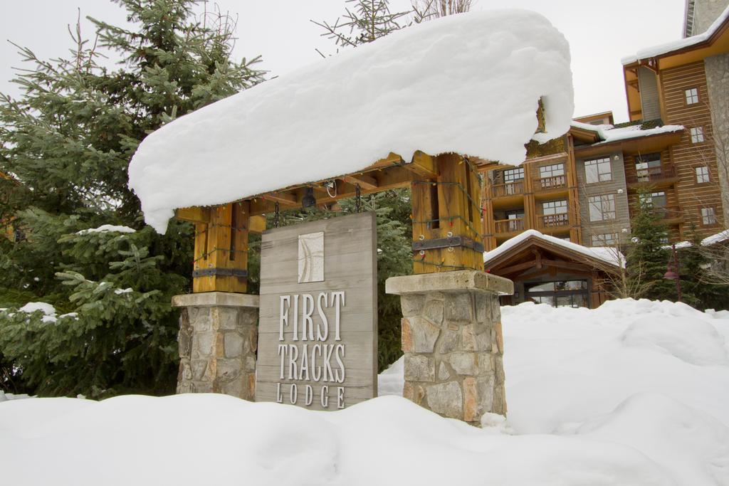 First Tracks Lodge Уислър Екстериор снимка